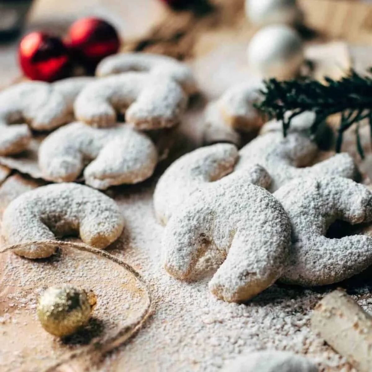 traditional vanillekipferl recipe - Austrian Vanilla Crescent Cookies