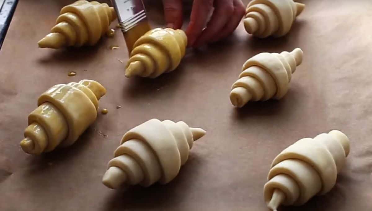 croissant rolls with egg wash