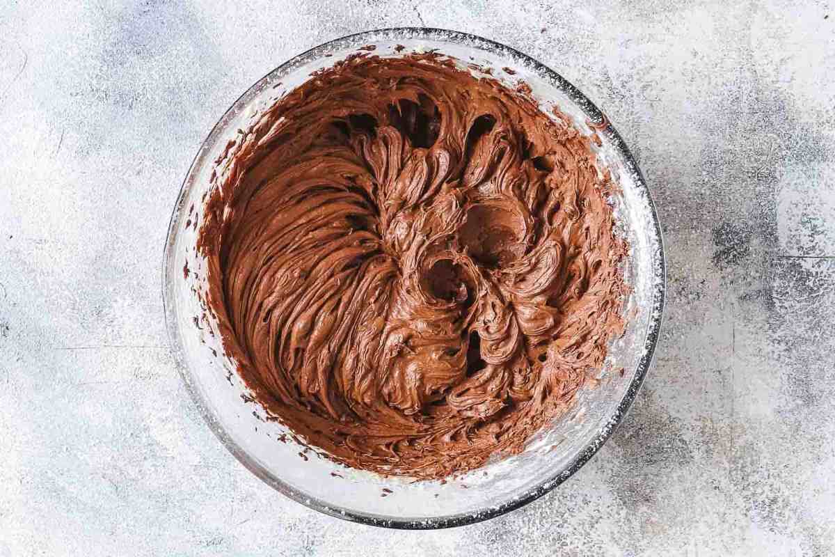 chocolate frosting in bowl