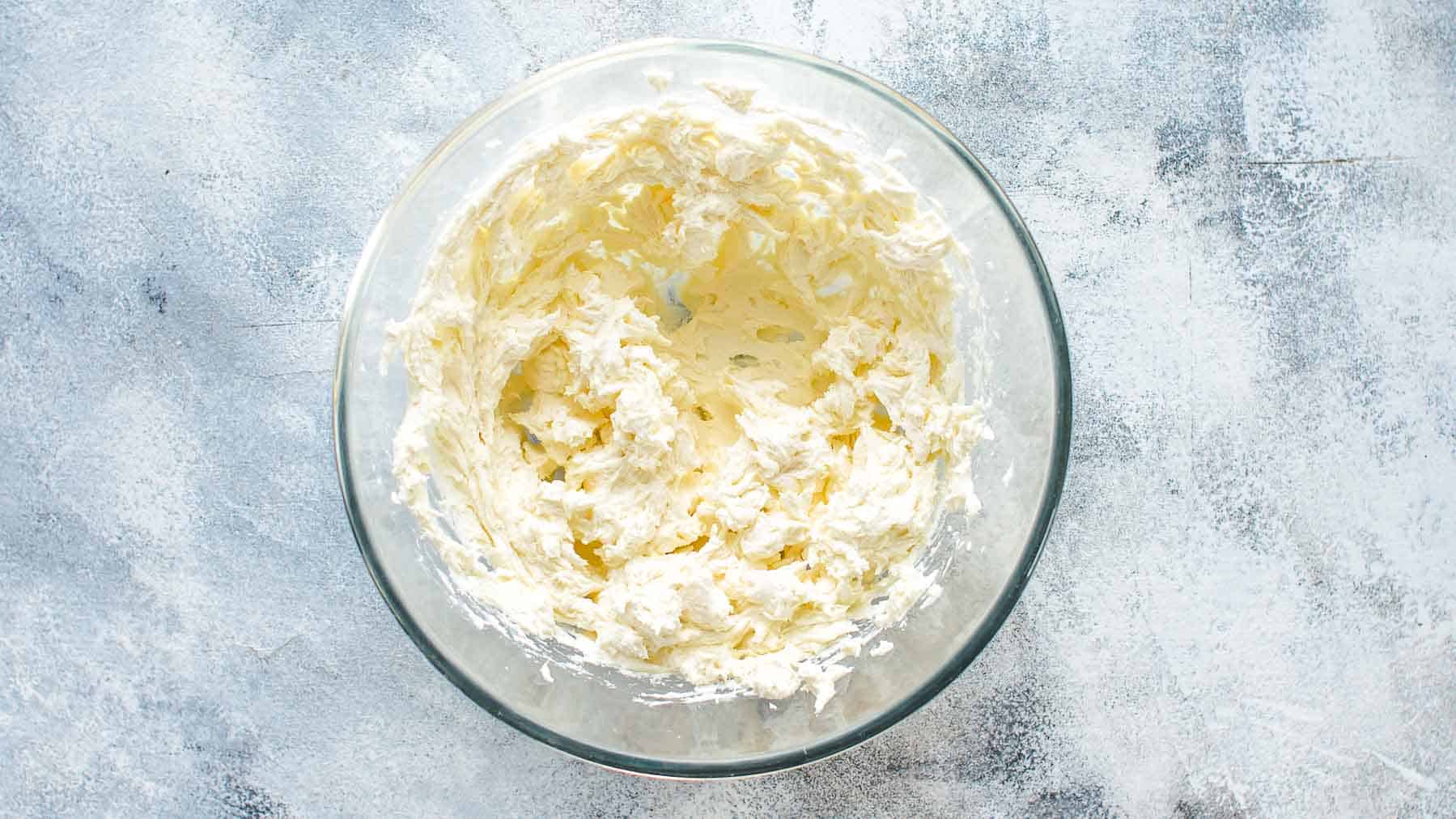 Mixed mascarpone and butter in large bowl