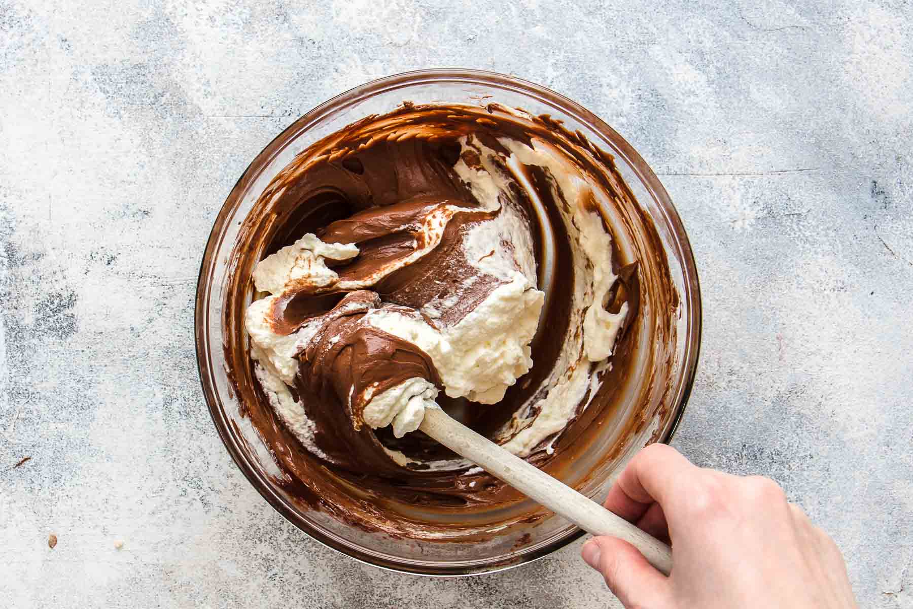 How to fold whipping cream into chocolate mousse: step 1