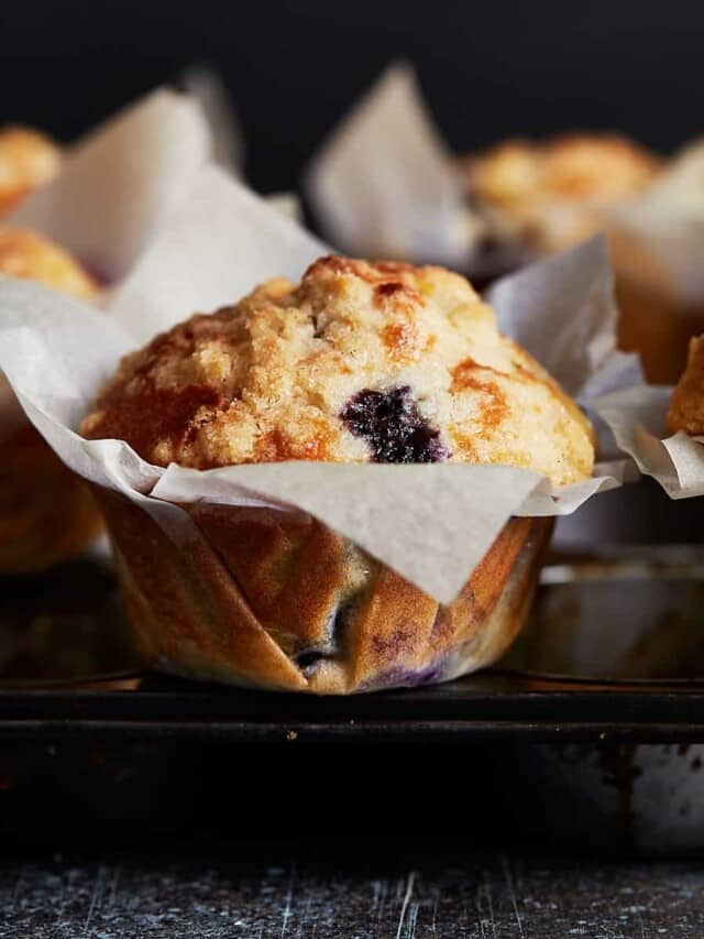 Bakery Style Blueberry Muffins With Streusel Crumb Topping