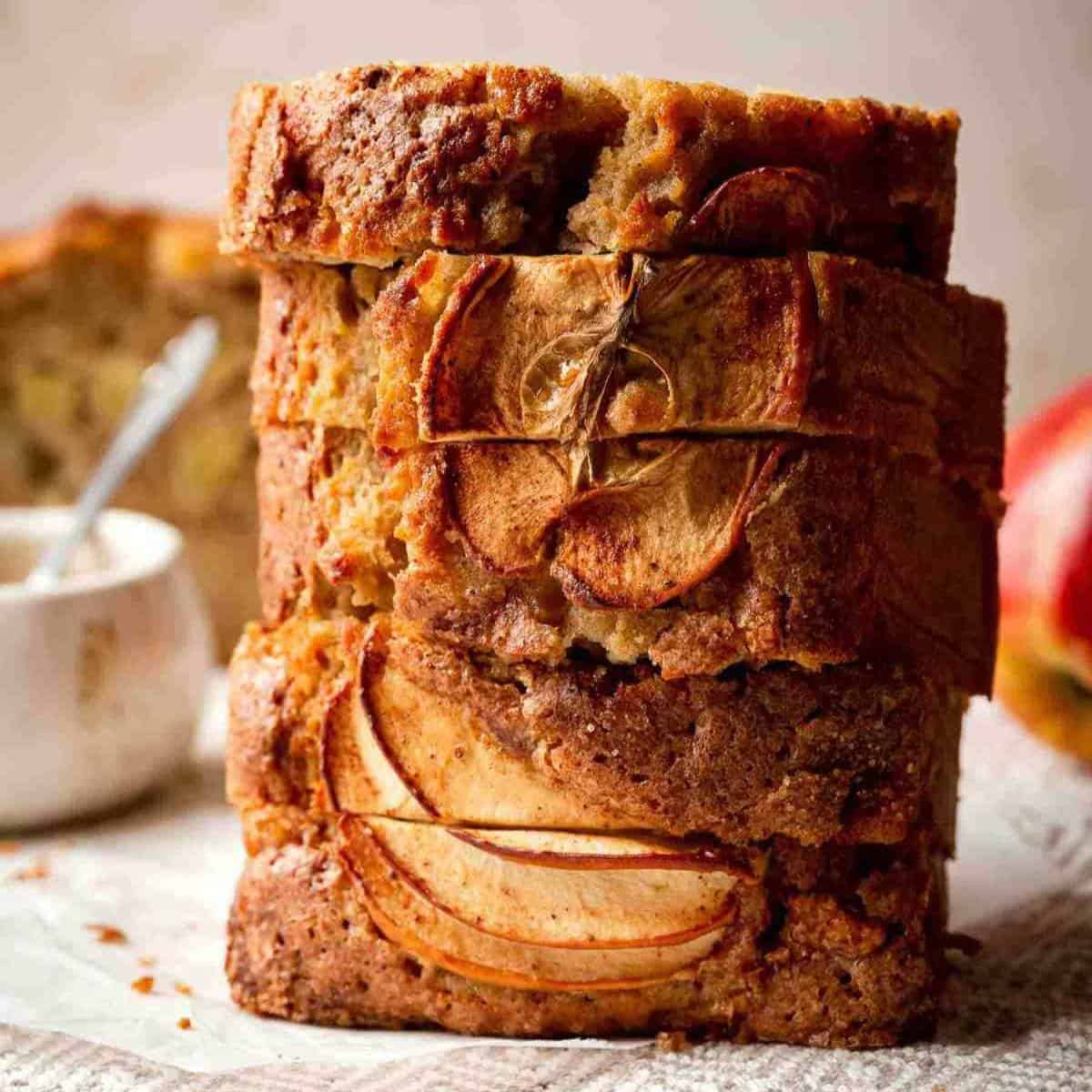 cinnamon apple loaf cake