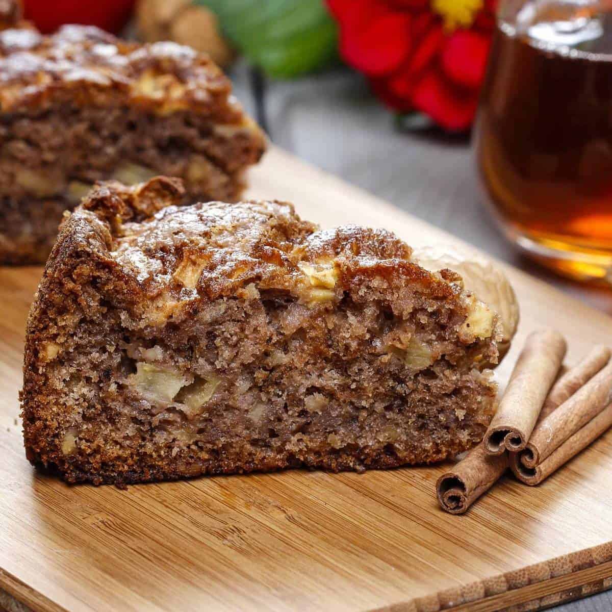 moist apple cinnamon cake