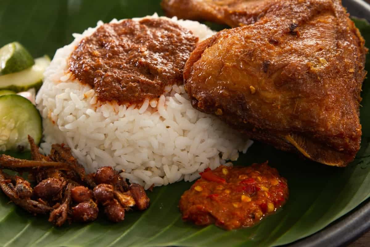 rice, crispy fried chicken, sambal oelek