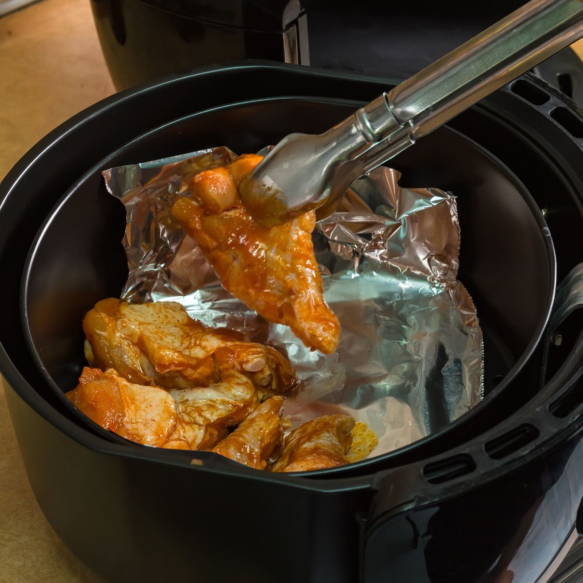 can you use foil in an air fryer