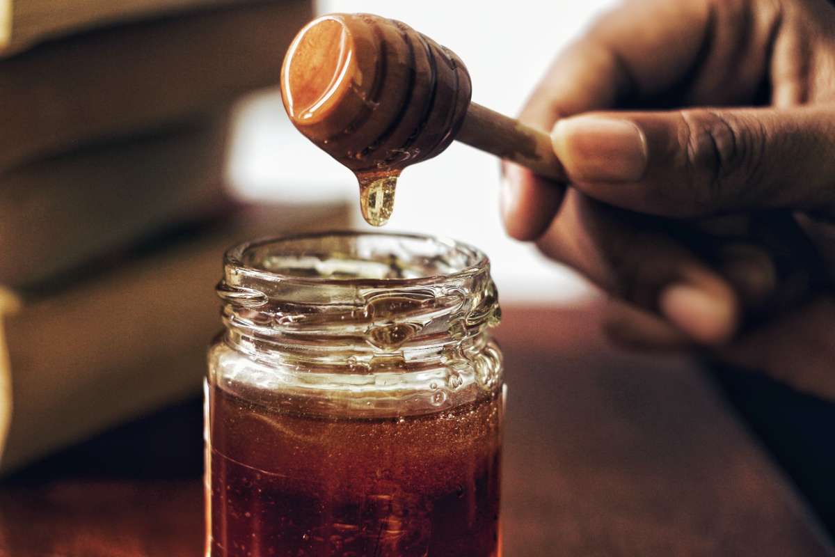 honey as the best maple syrup substitute