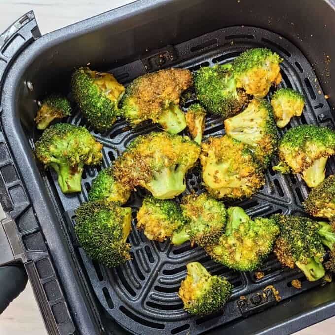 cook the air fryer broccoli for 15 minutes