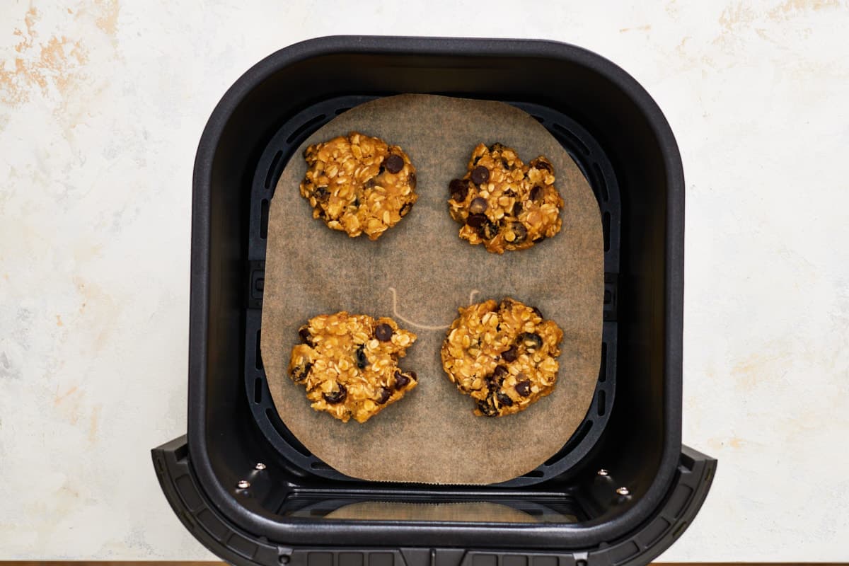 cook air fryer oatmeal cookies for 6-8 minutes