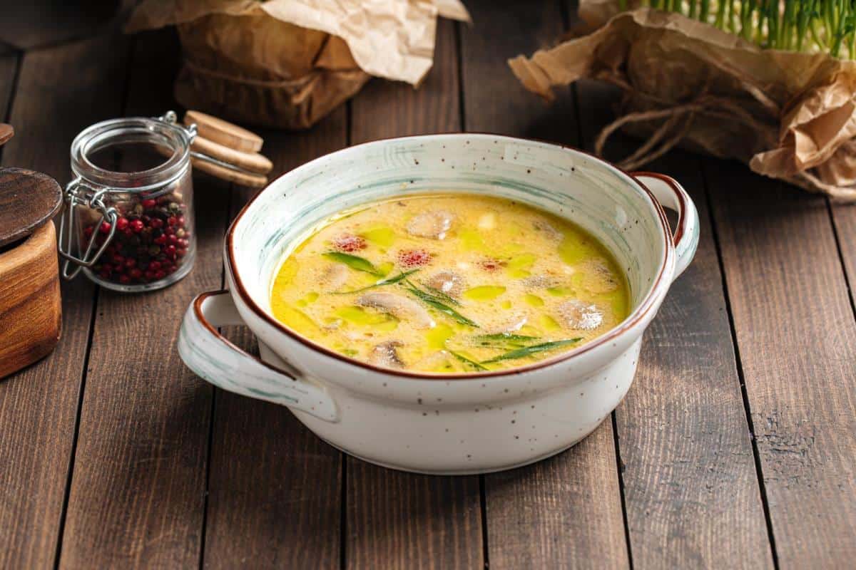 chicken cream soup with herbs