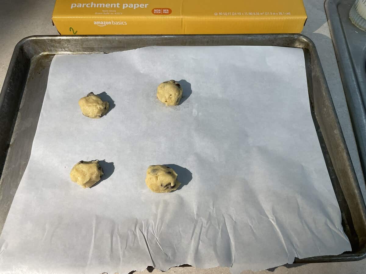 I can't find parchment paper. Is baking paper good for a wet