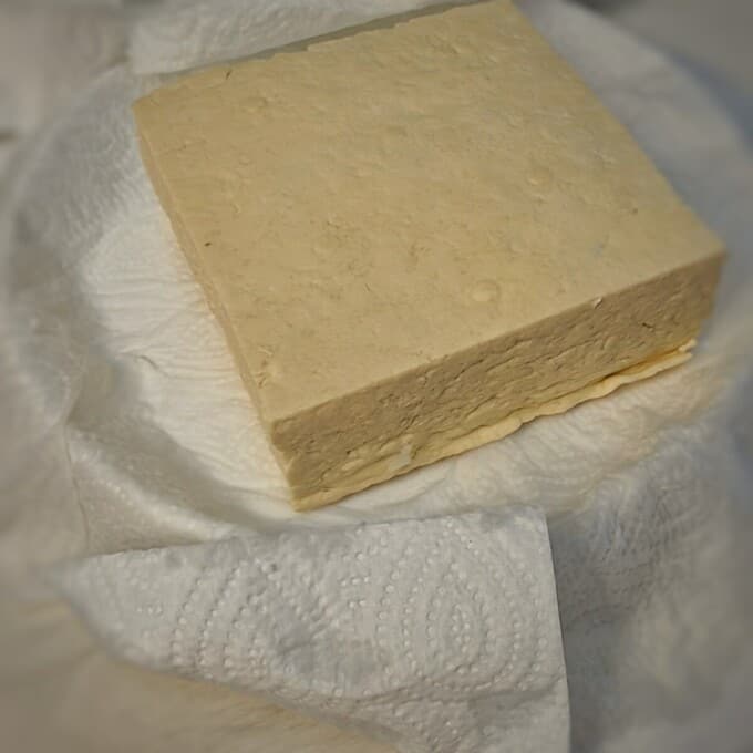 tofu with paper towel