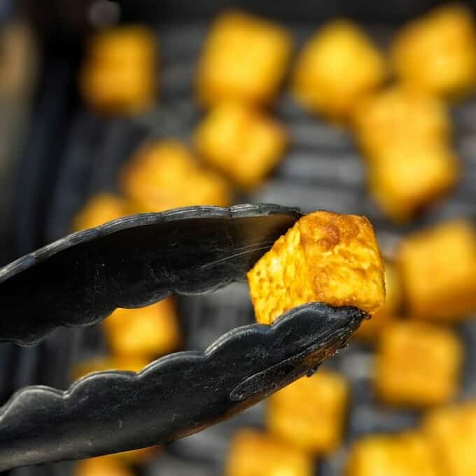 kitchen tongs with air fryer tofu