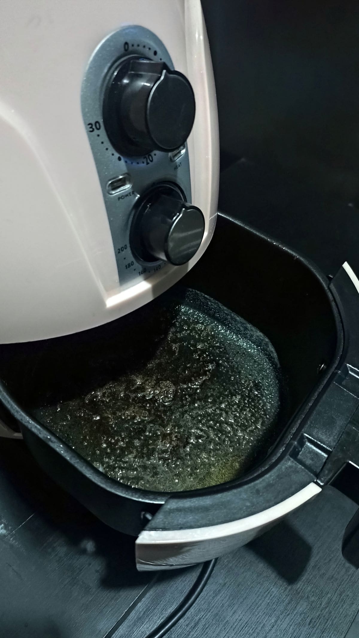 air fryer with greasy basket