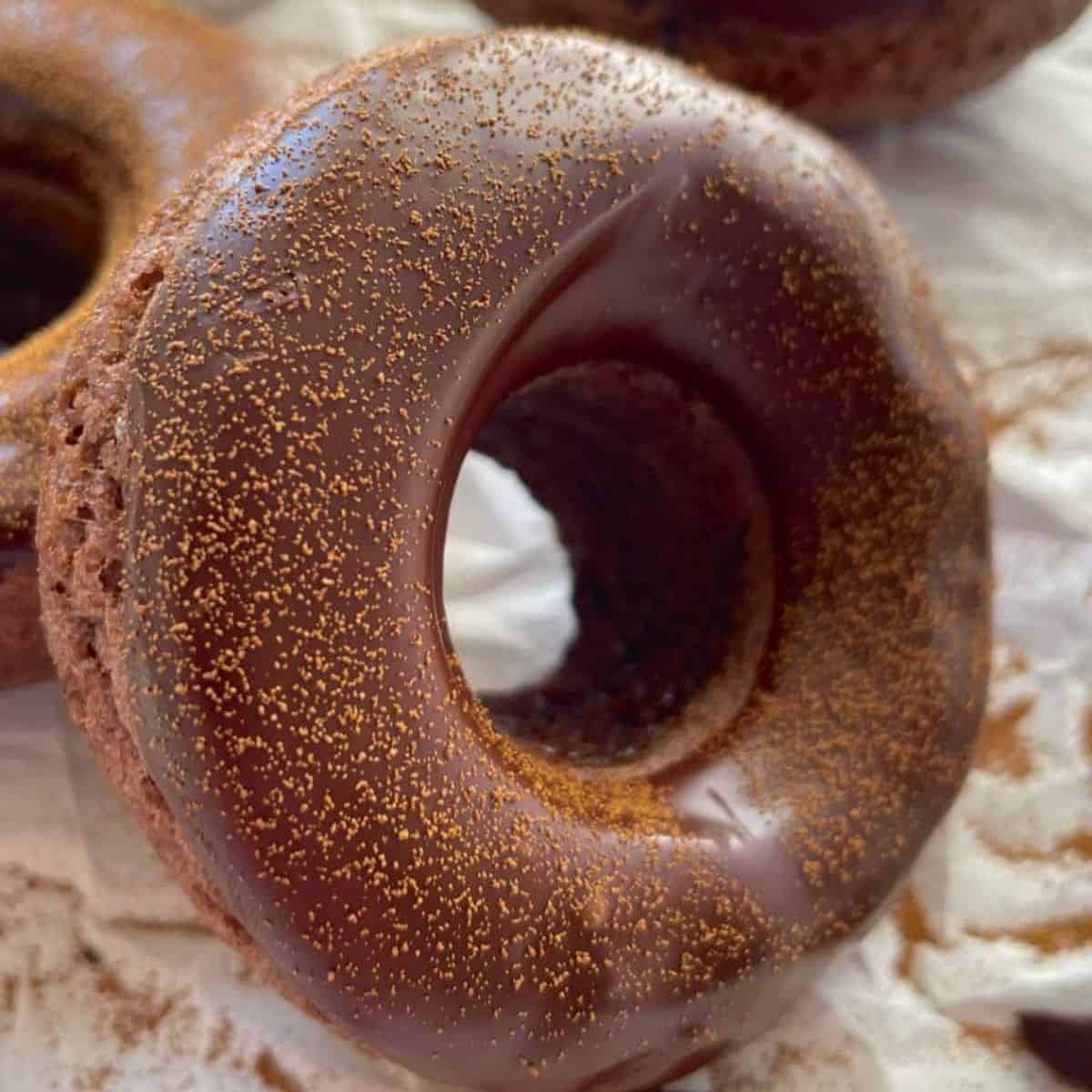 air fryer chocolate donuts