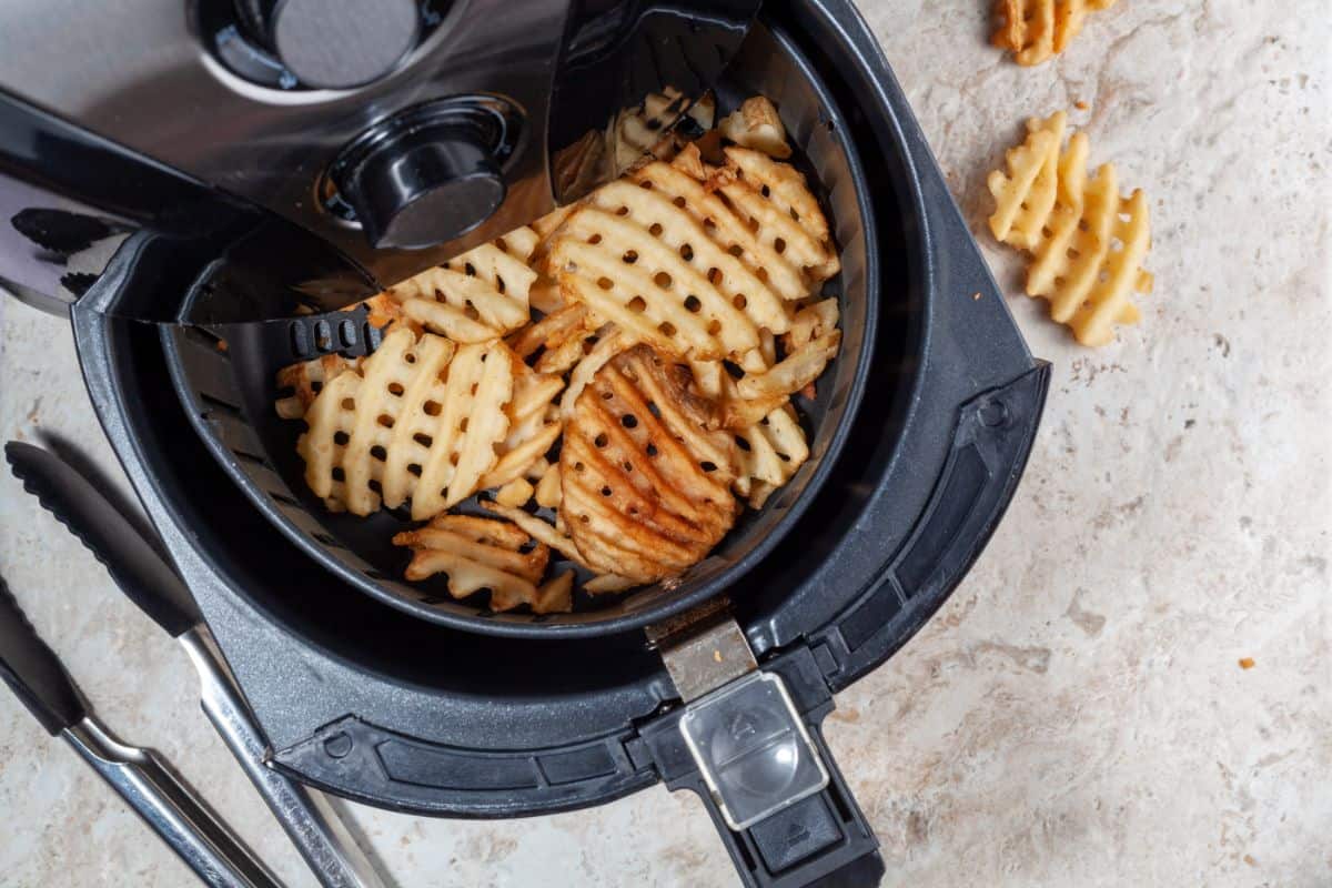 open air fryer basket with criss cut fries