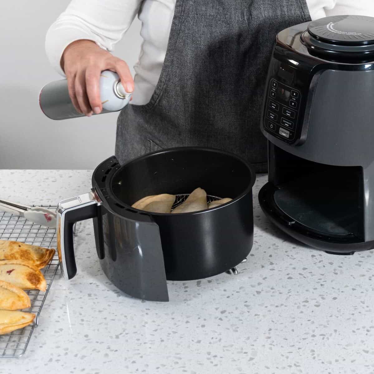 frying cherry empanadasin an air fryer