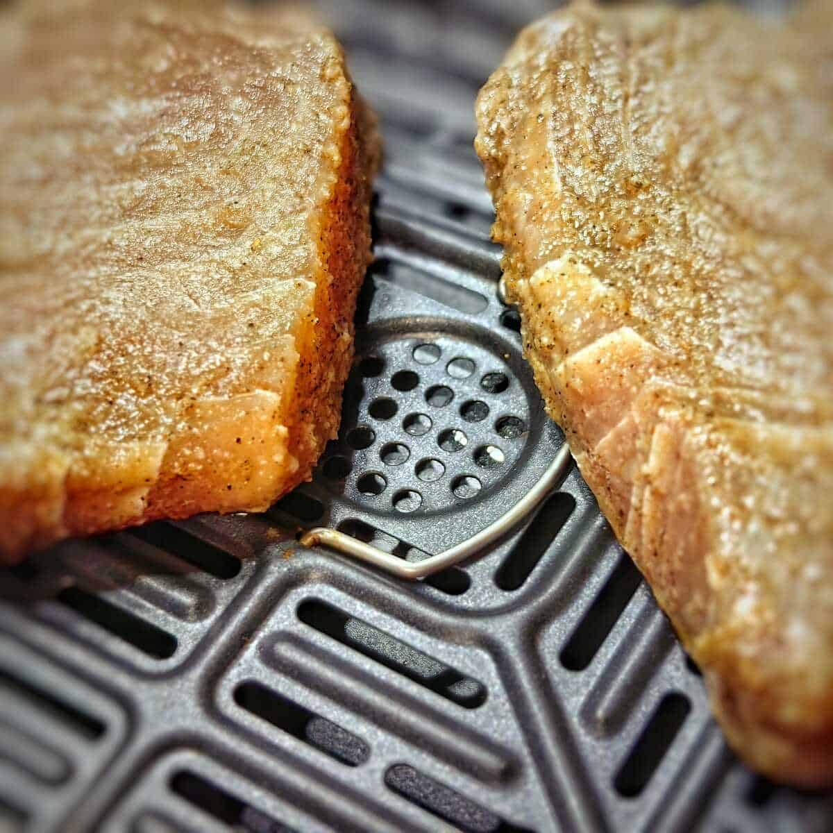 tuna steaks in air fryer basket