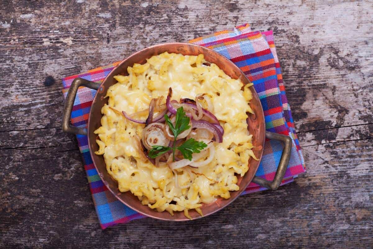 bavarian spaetzle noodles with cheese