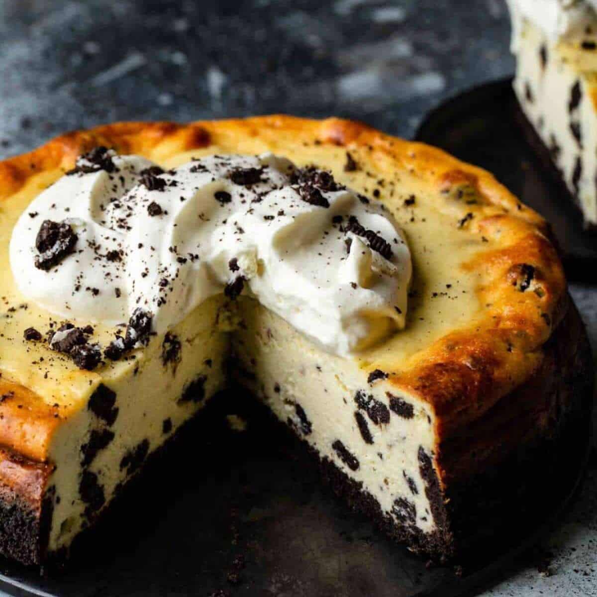 A tasty and flavorsome Oreo cheesecake that will surely leave you craving for some more. 