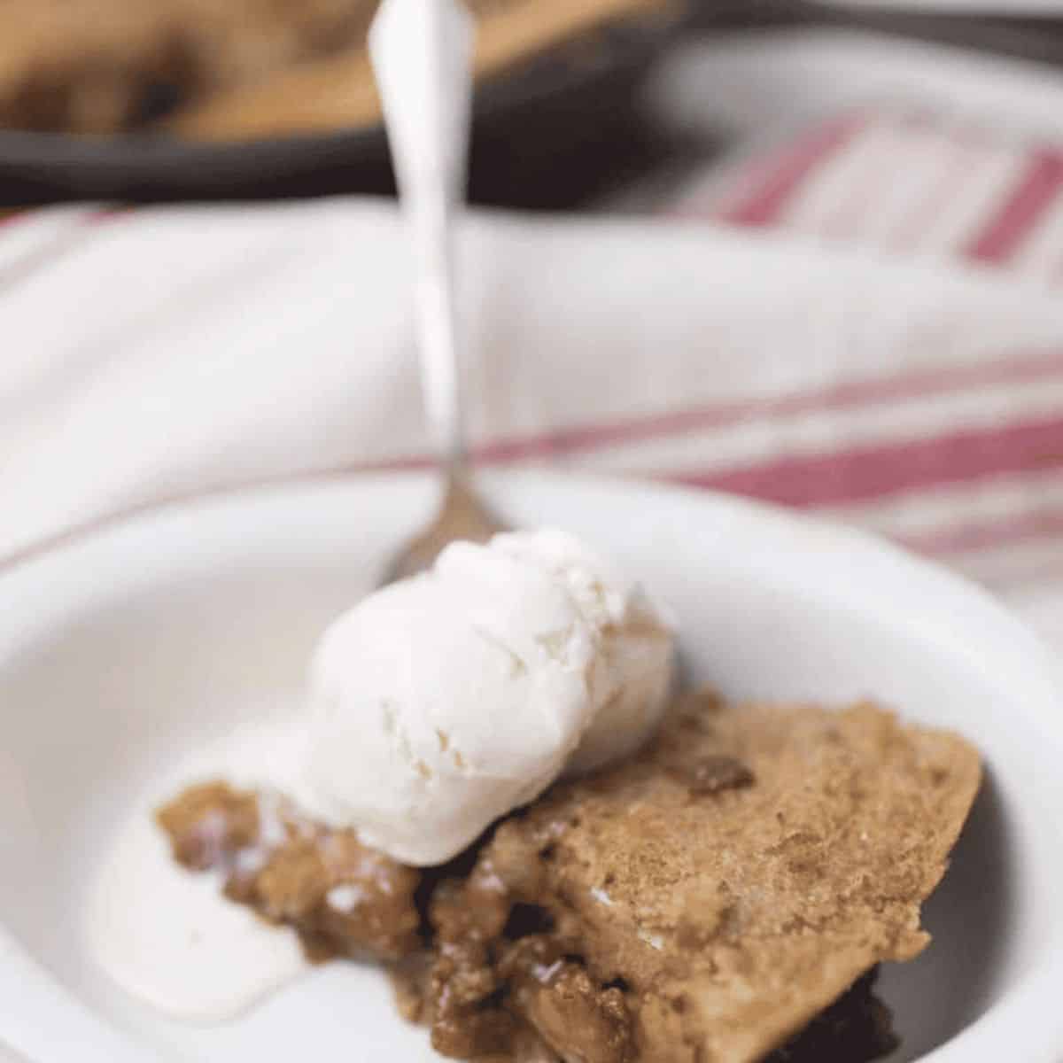 A yummy delight featuring cinnamon maple sourdough apple pie.
