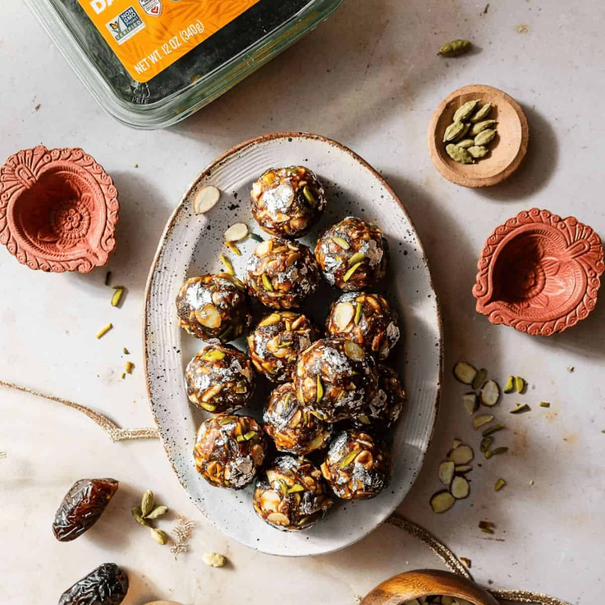A yummy delight with date nut laddoos.