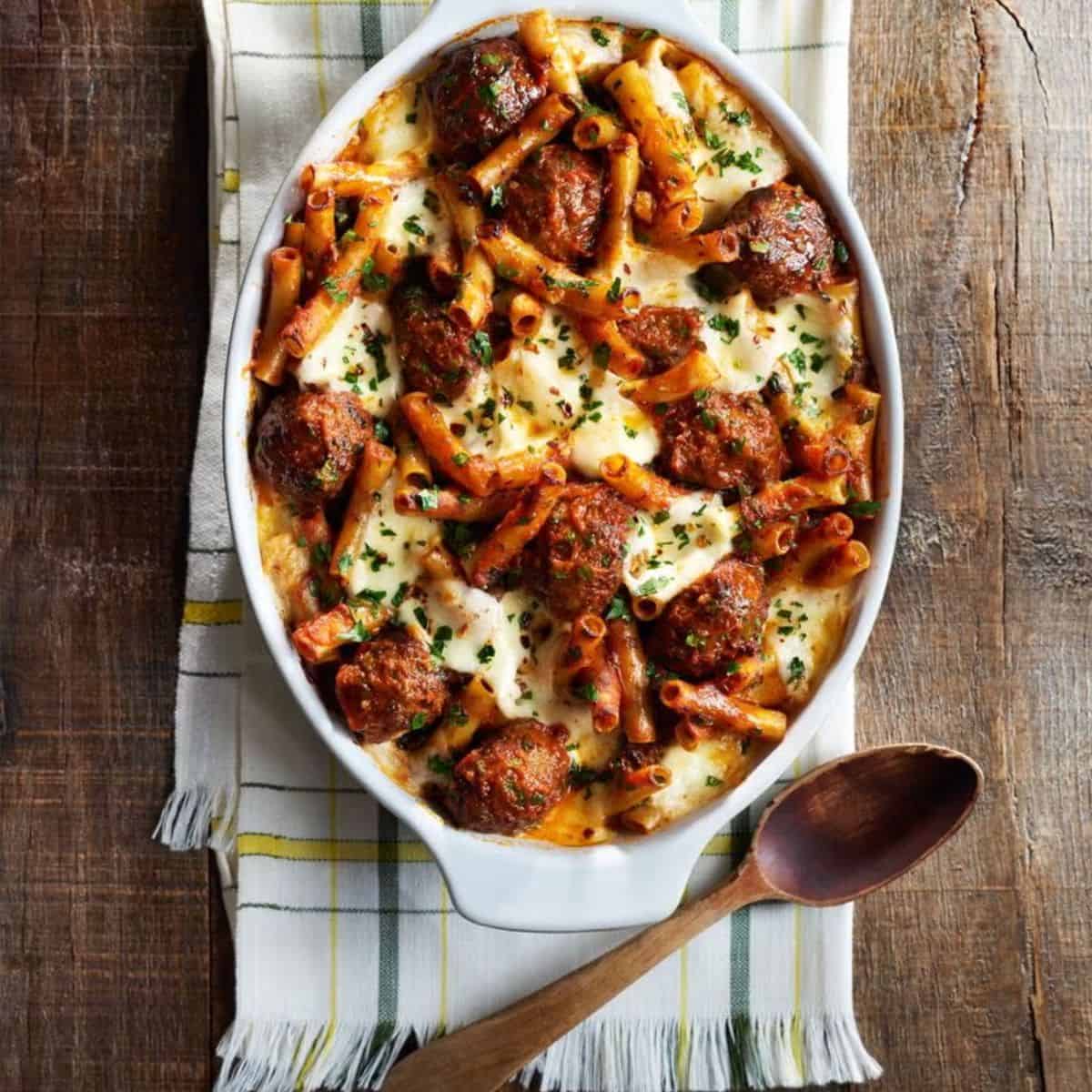 A yummy and appetizing meatball and spinach baked ziti for you to enjoy!