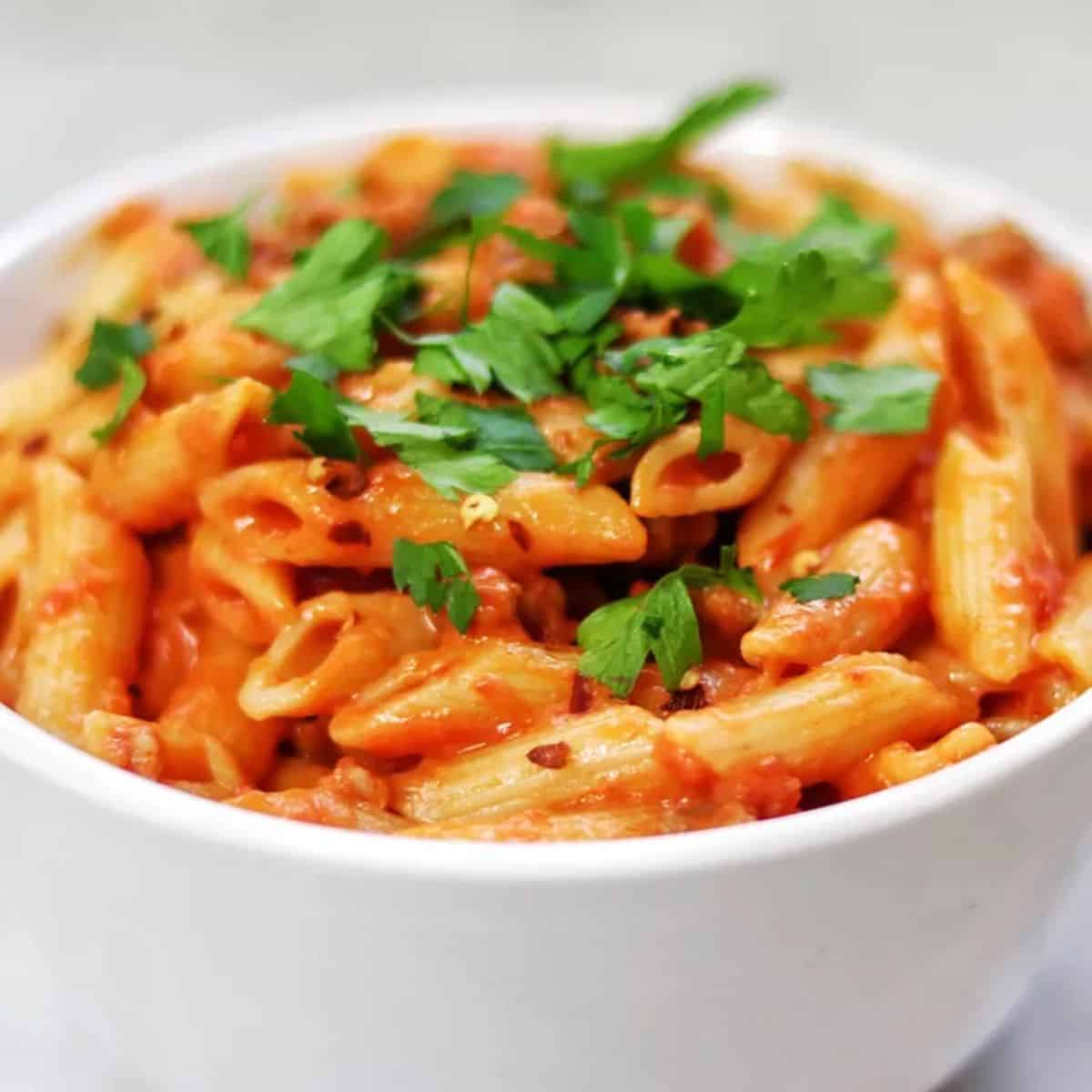 A yummy experience with penne with white vodka and tomato cream sauce.