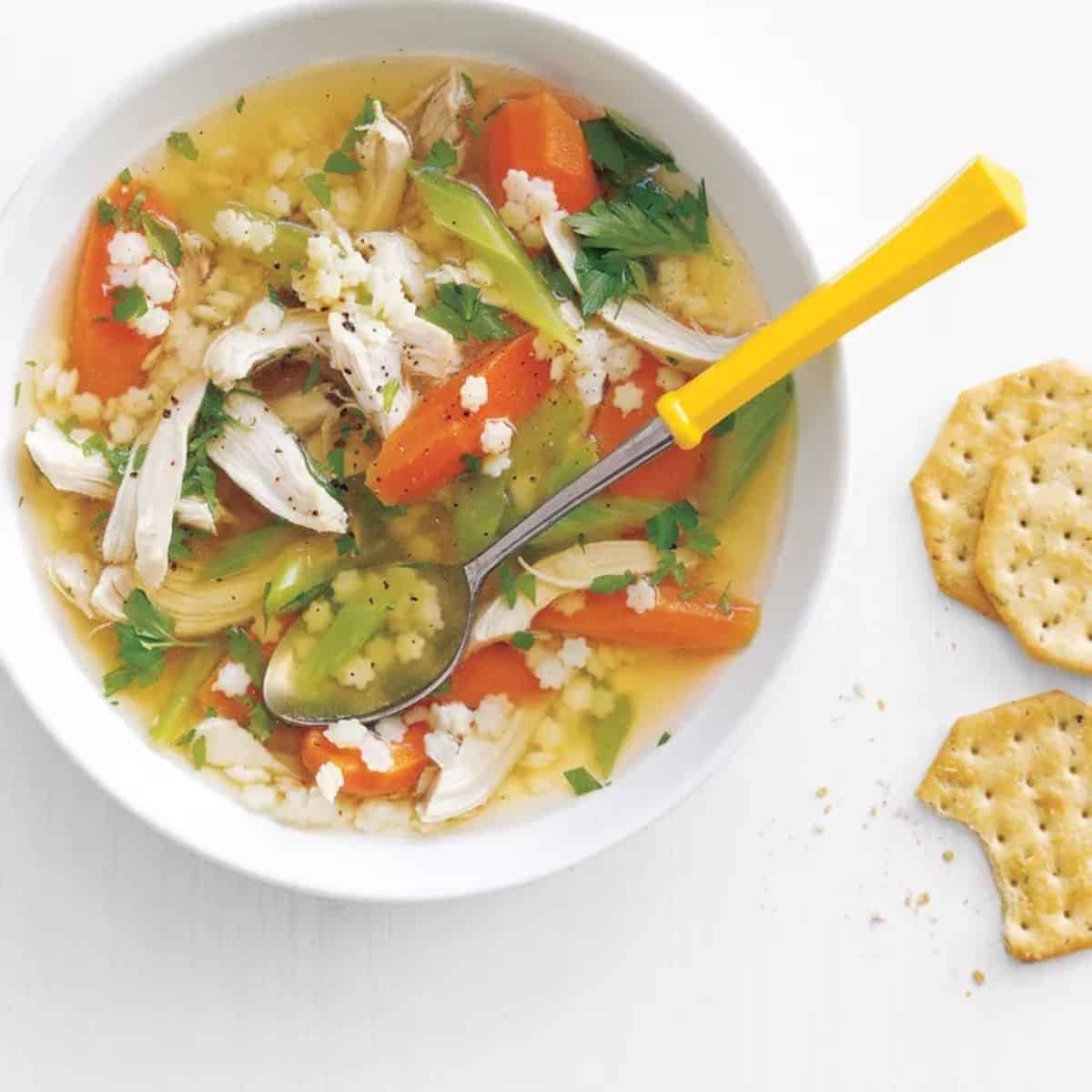 A delicious soup with slow cooker chicken and pasta soup. 
