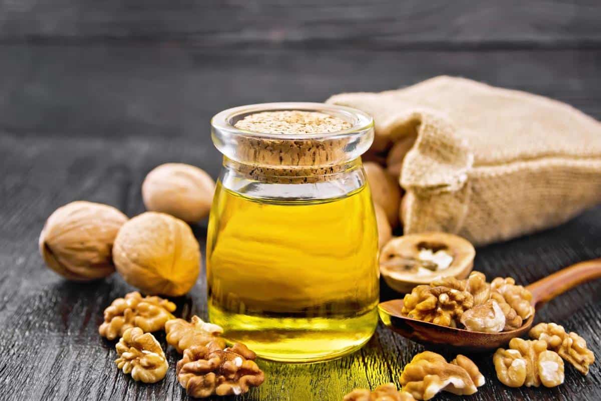 oil walnut in jar