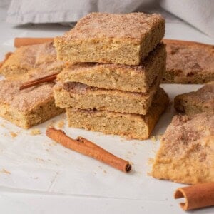 cinnamon sugar blondies