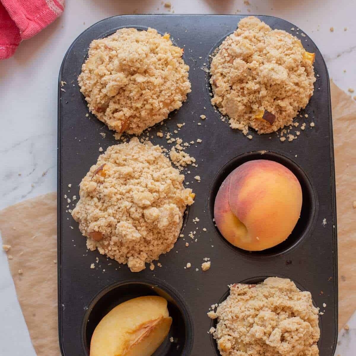 peach streusel muffins