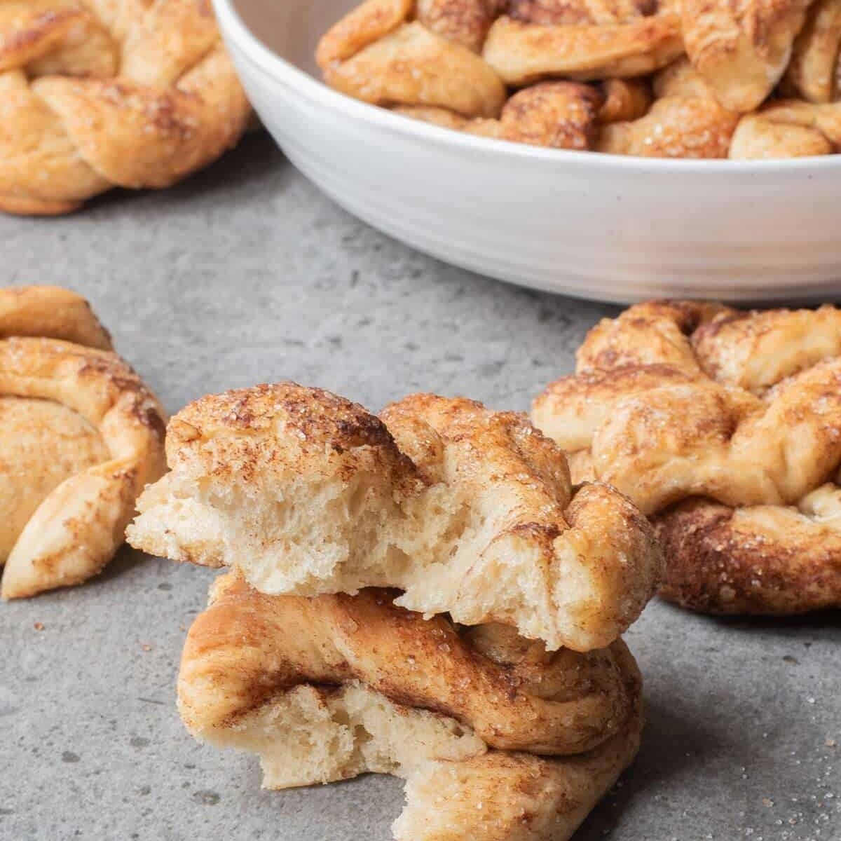 cinnamon knots