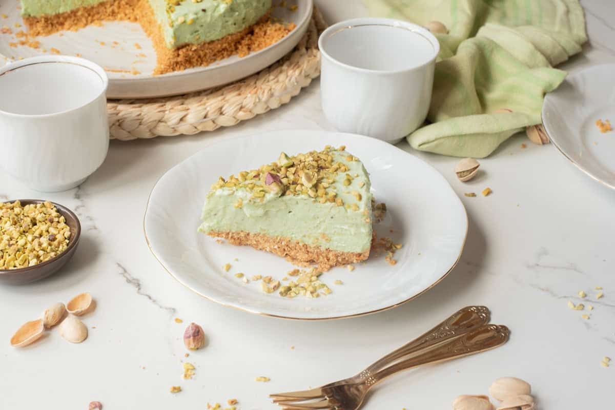 no-bake pistachio cheesecake