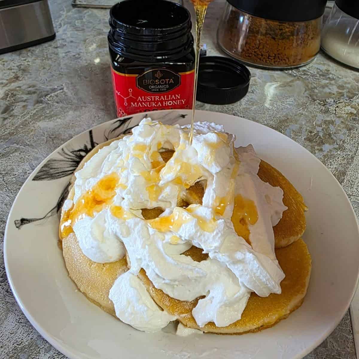 Pancakes with cream and honey Biosota
