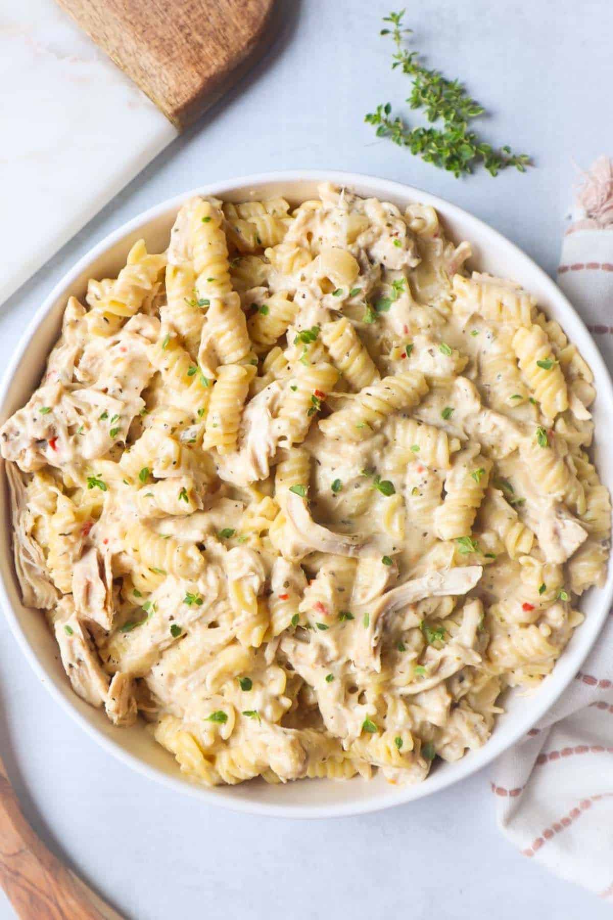 Crock Pot Garlic Parmesan Chicken Pasta