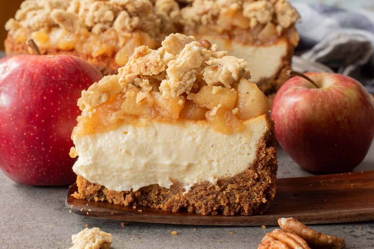 apple crumble cheesecake