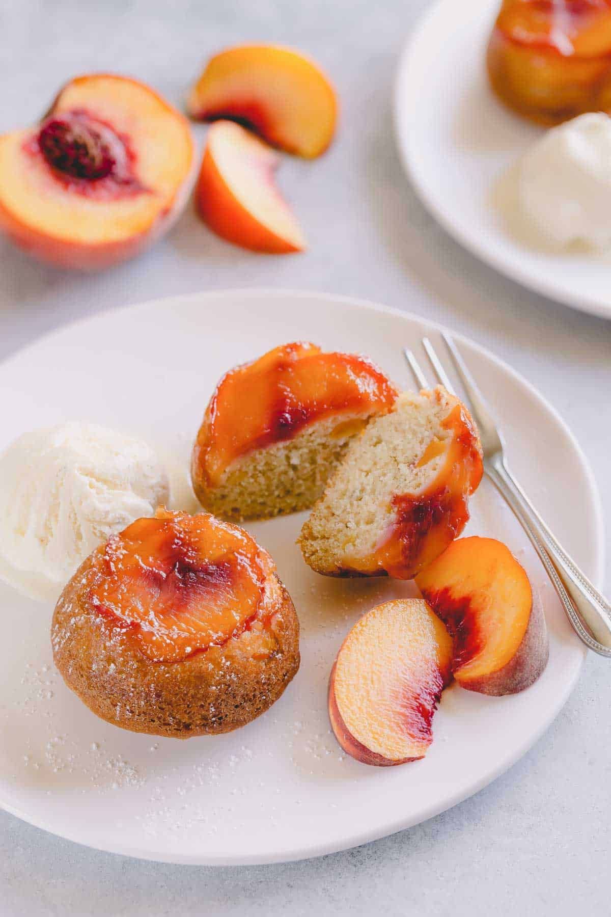 Peach Upside Down Mini Cakes (Cupcakes)